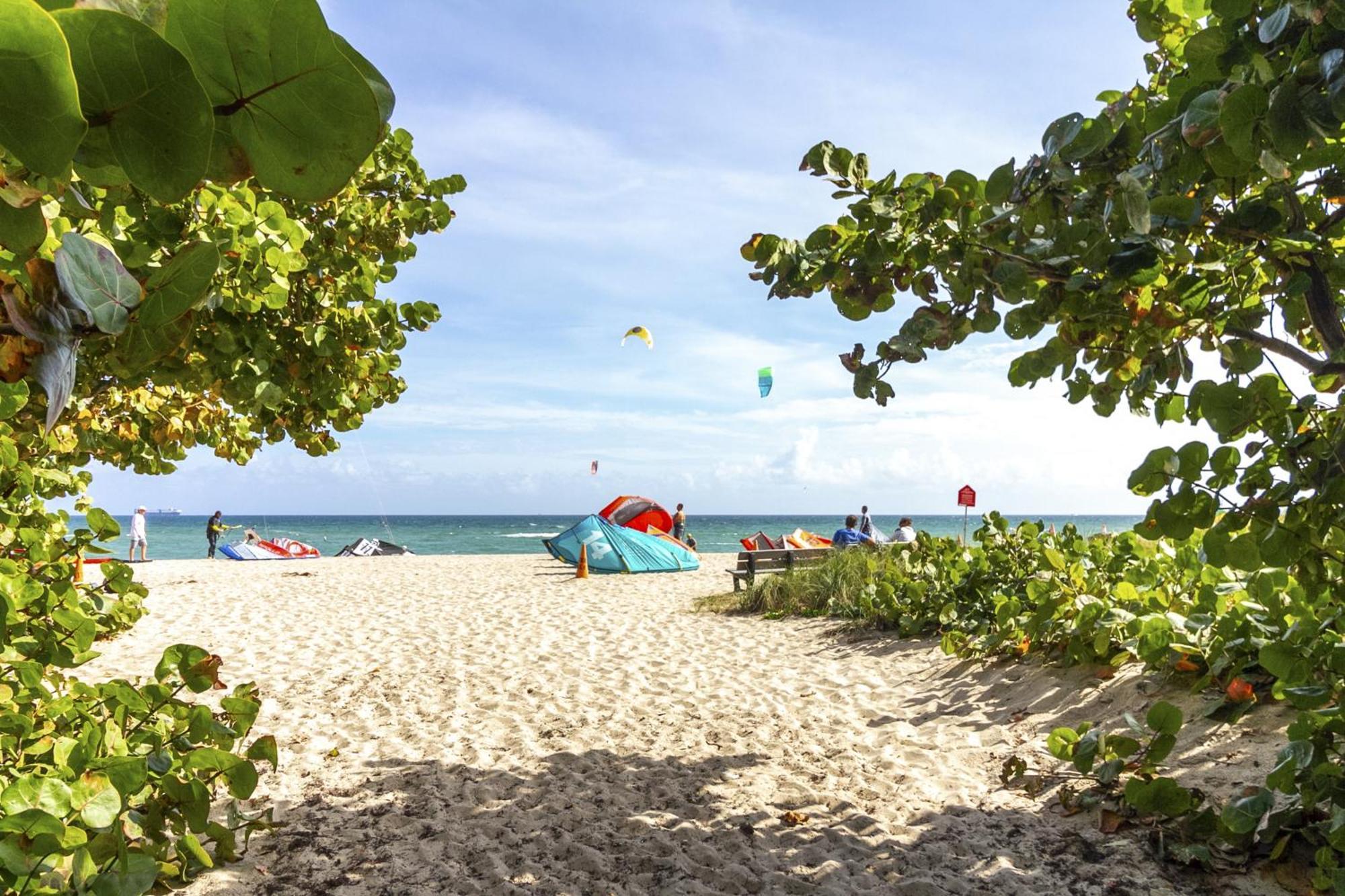 Floranada Condos Pompano Beach Eksteriør billede